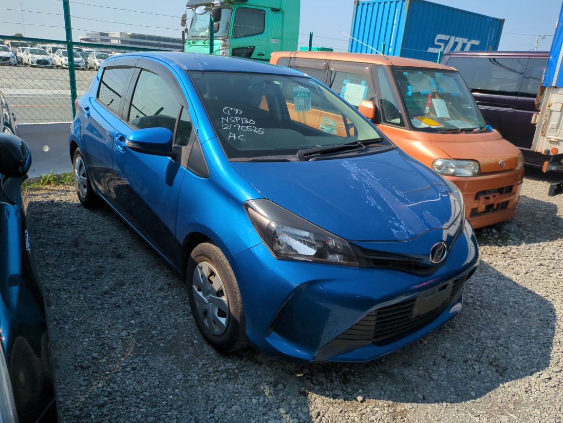 Toyota Vitz 2015