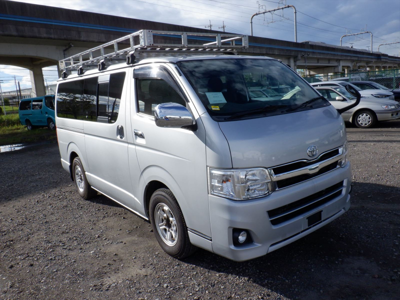 Toyota Hiace 2013