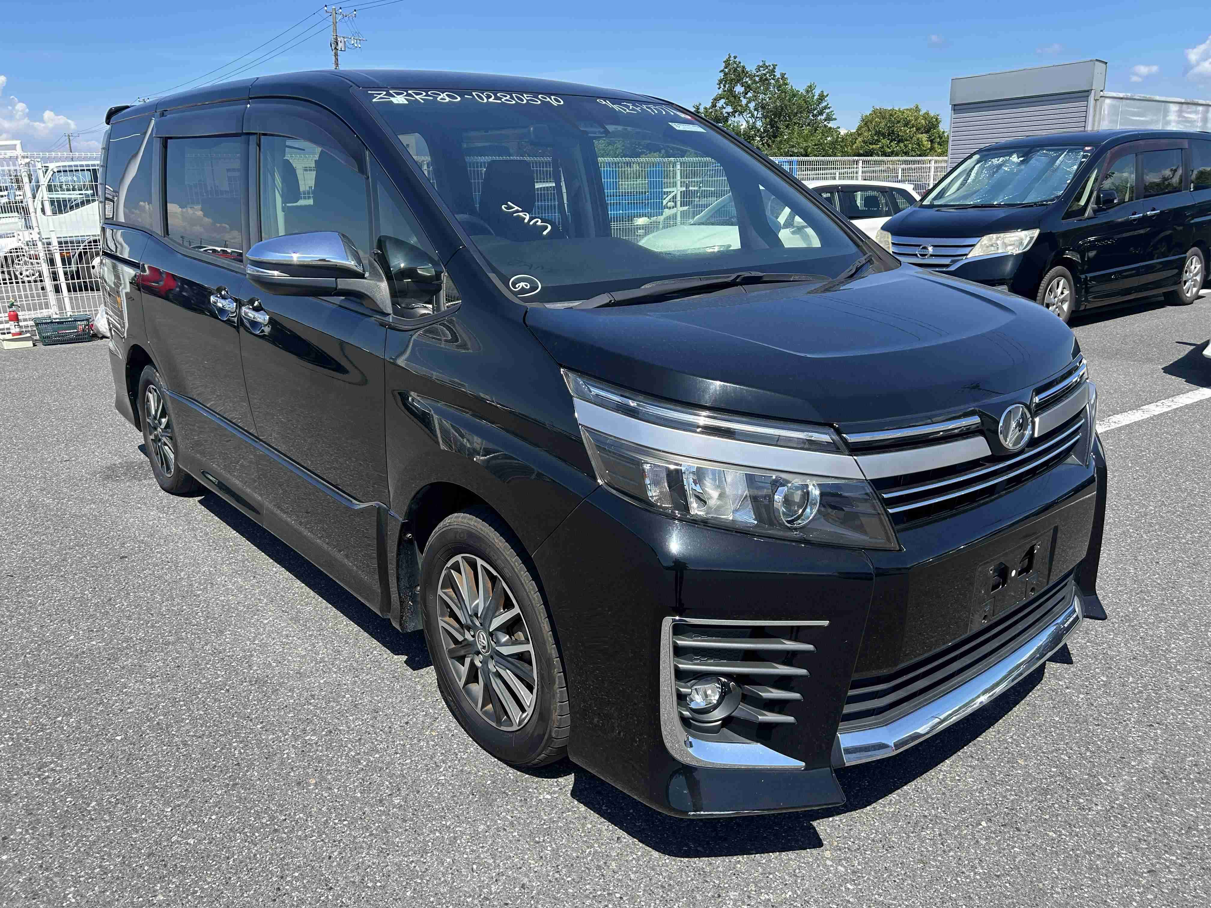 Toyota Voxy 2016