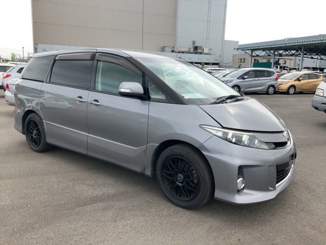 Toyota Estima 2014