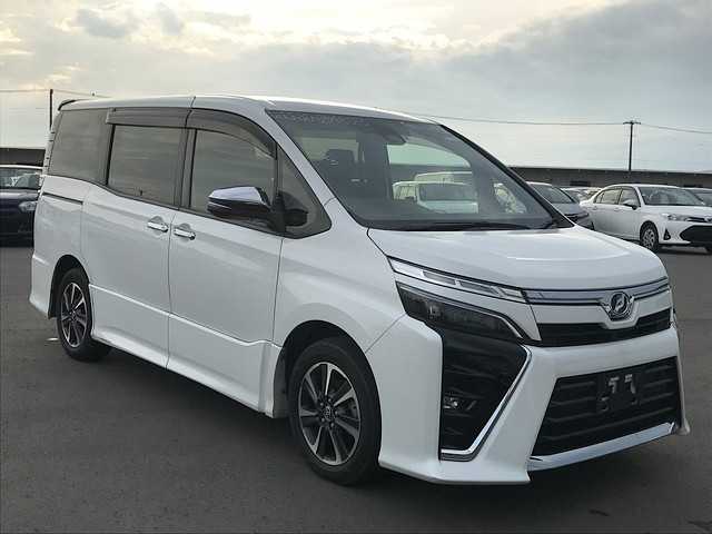 Toyota Voxy 2019