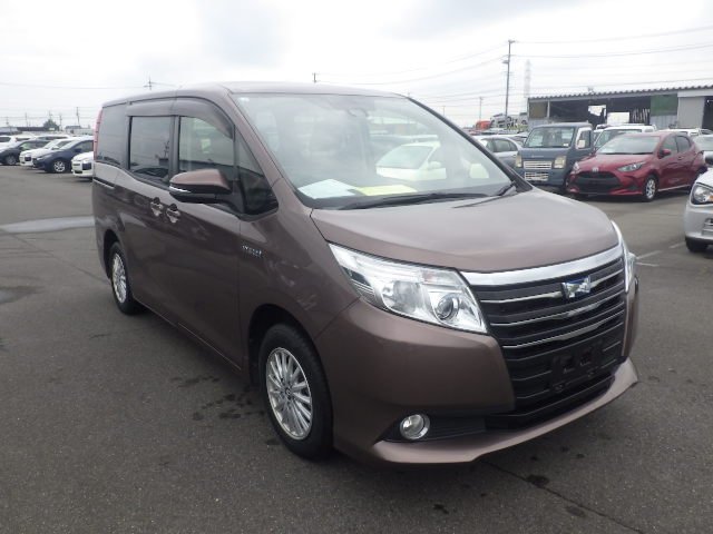 Toyota Noah 2017