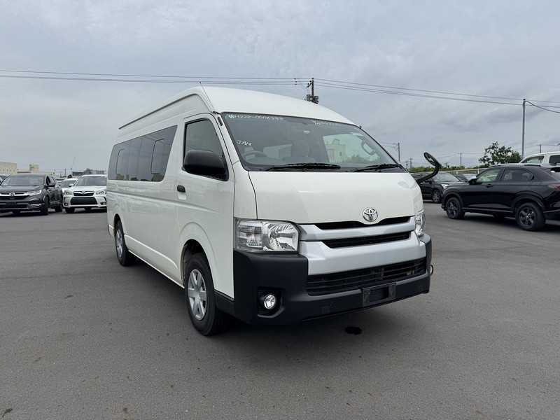 Toyota Hiace Commuter 2014