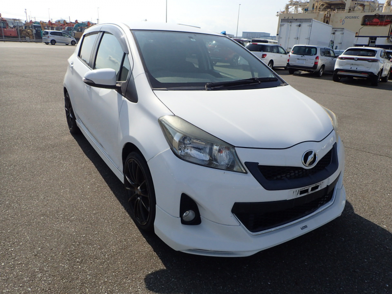 Toyota Vitz 2011