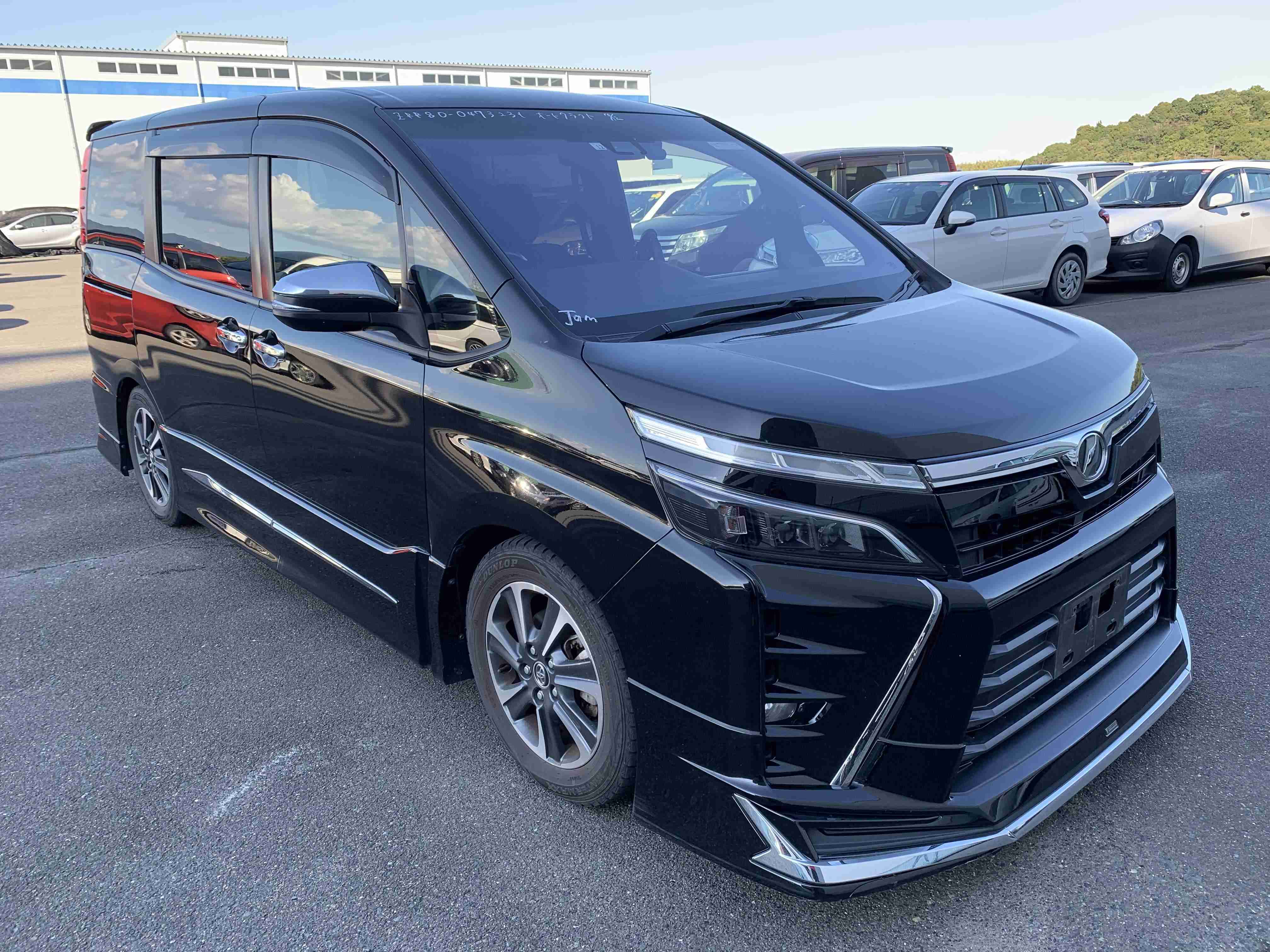 Toyota Voxy 2018