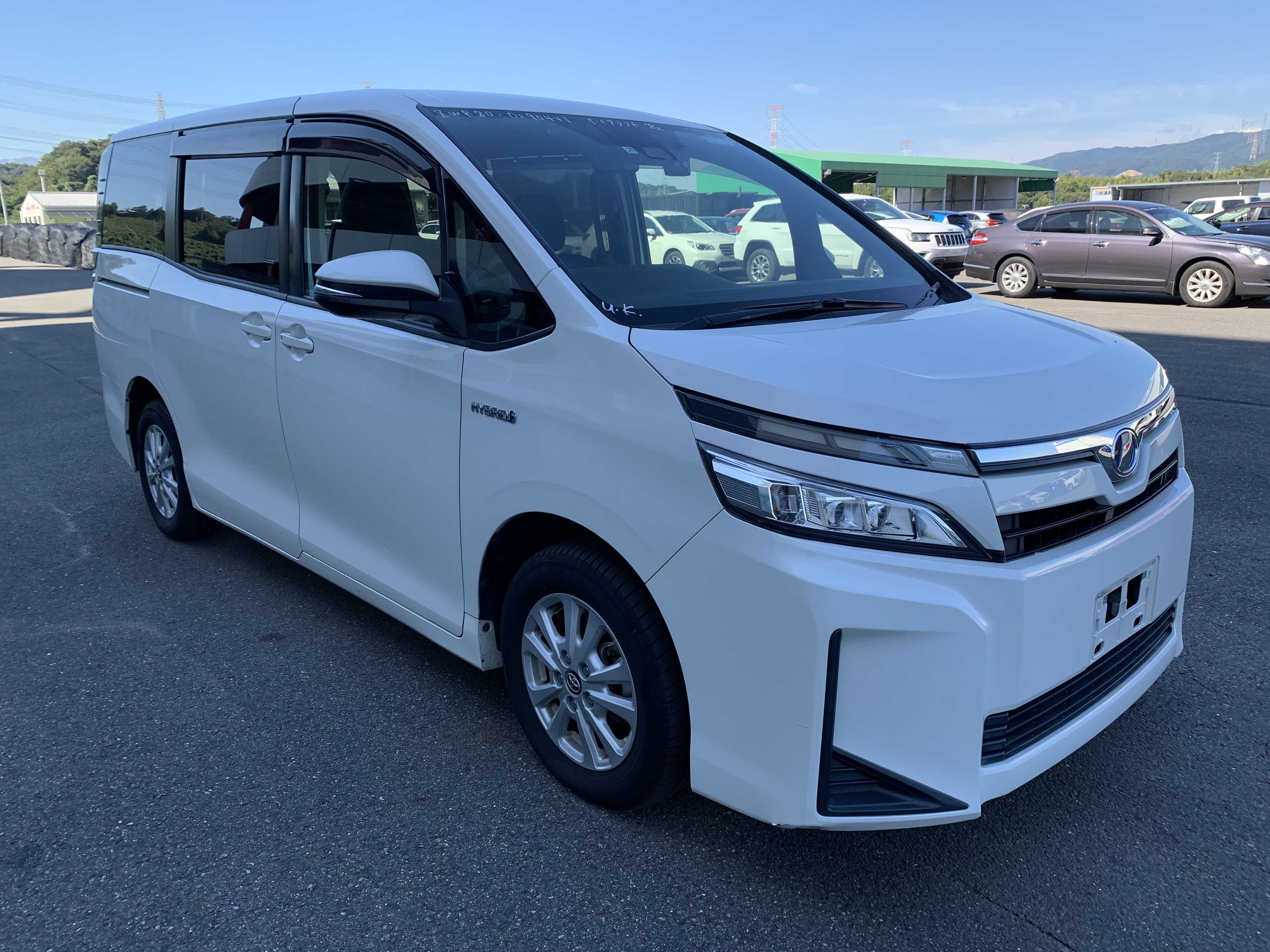 Toyota Voxy 2017