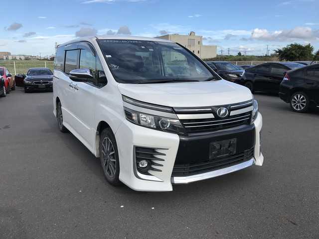 Toyota Voxy 2016