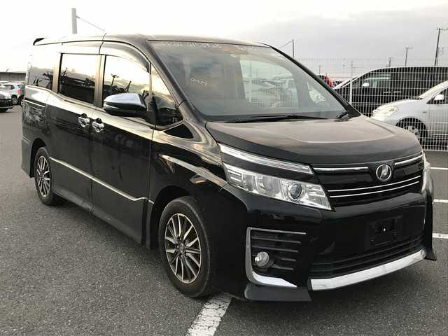 Toyota Voxy 2015