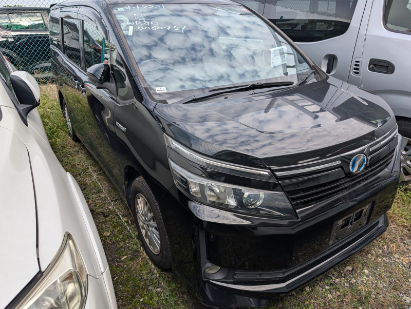 Toyota Voxy 2014