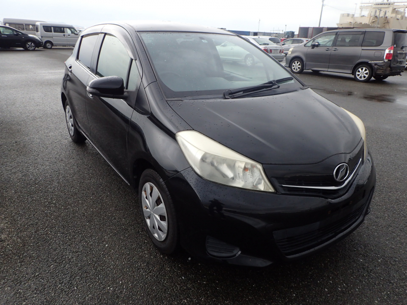 Toyota Vitz 2011