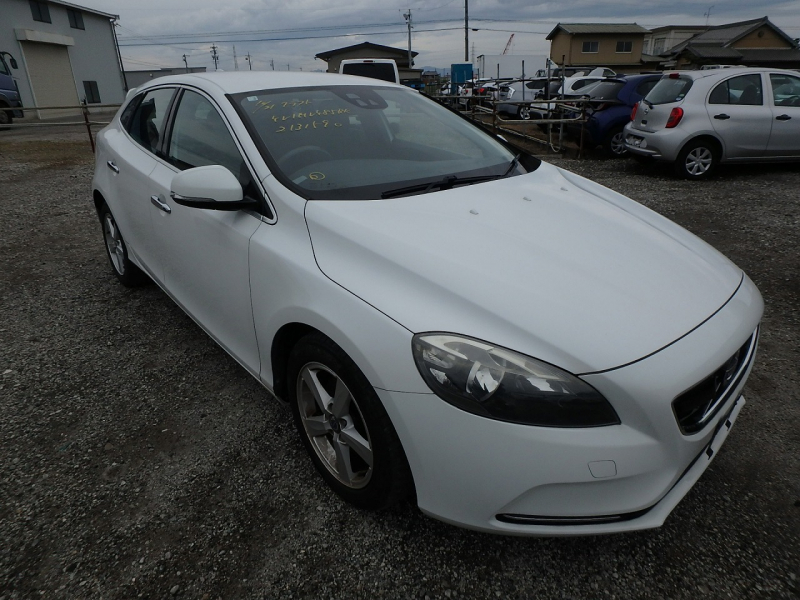 Volvo V40 2014