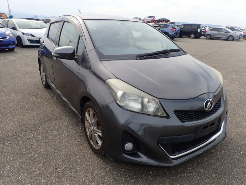 Toyota Vitz 2011