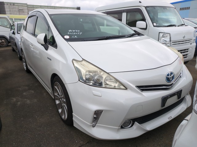 Toyota PRIUS ALPHA 2012