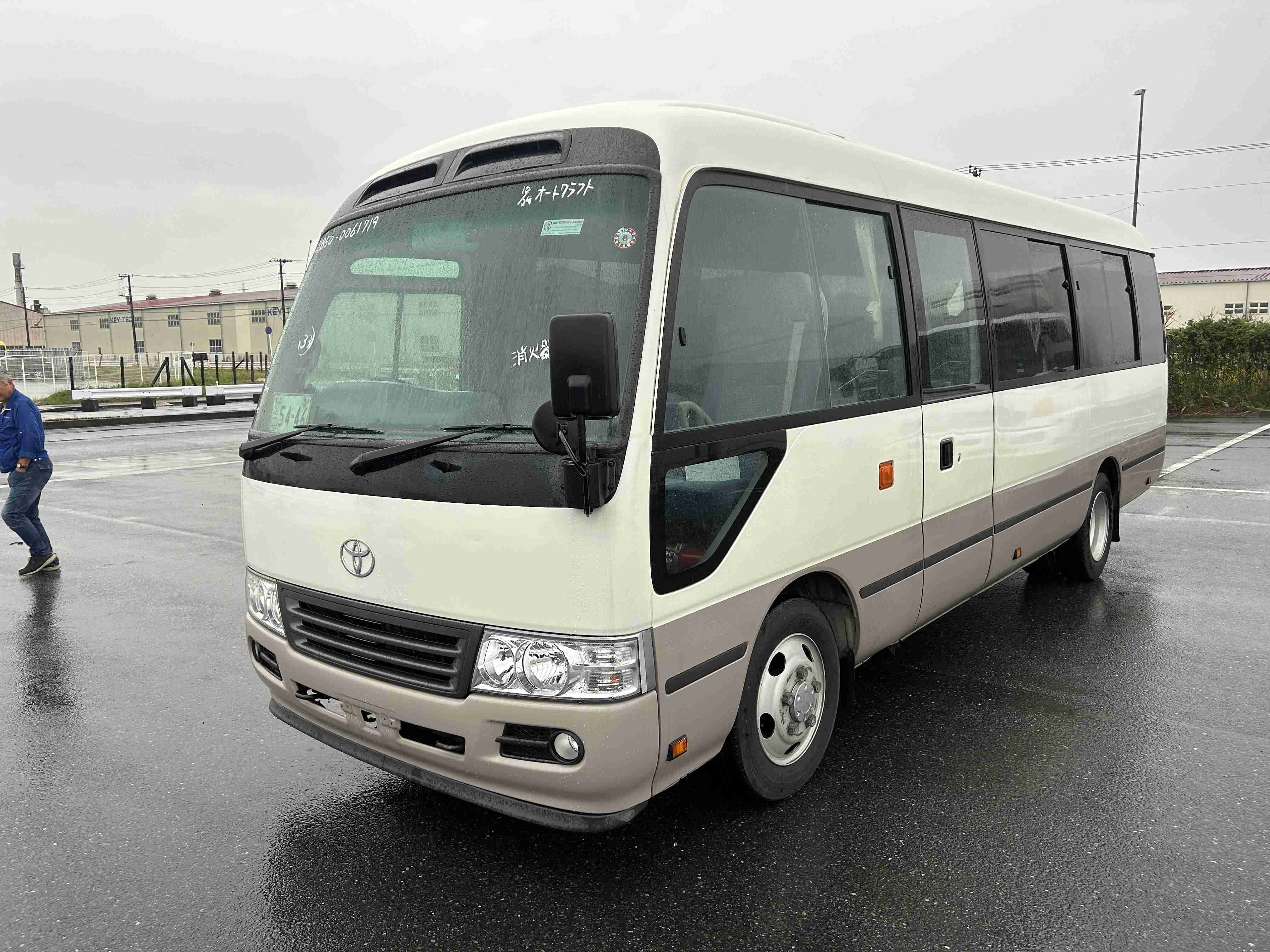 Toyota Coaster 2016