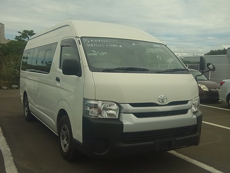 Toyota Hiace Commuter 2015