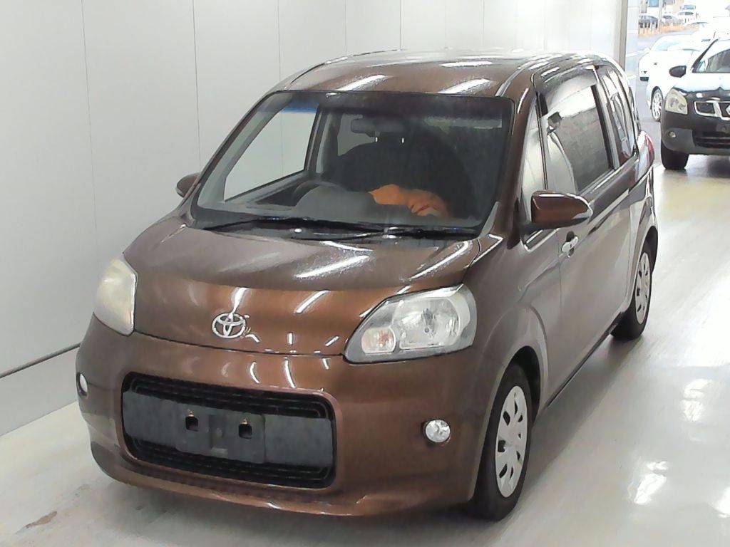 Toyota Porte 2013