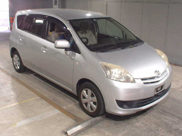 Toyota Passo Sette 2009