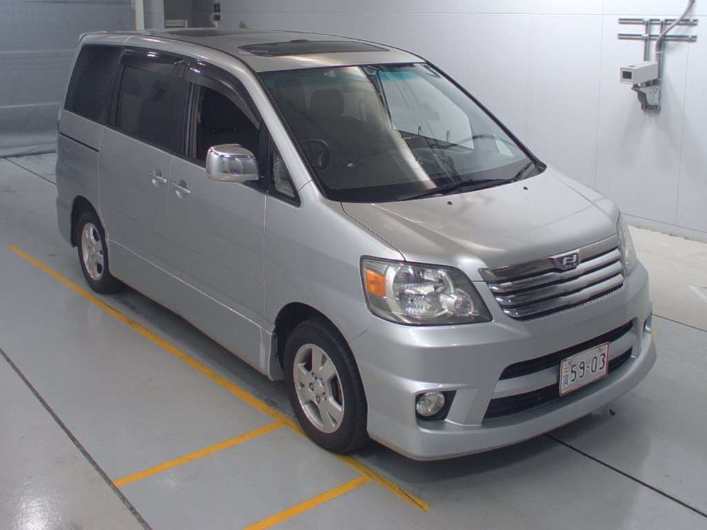 Toyota Noah 2002