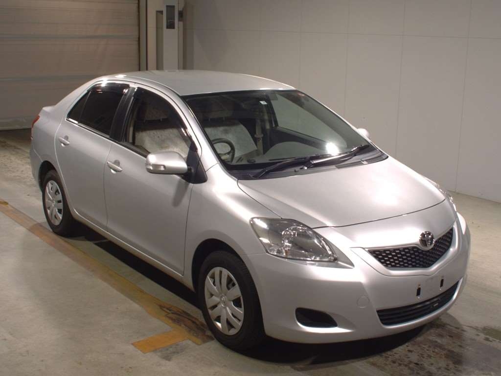 Toyota Belta 2011