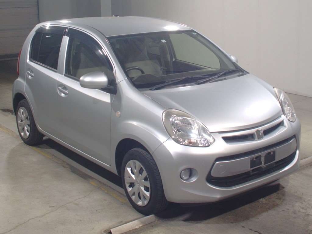 Toyota passo 2016