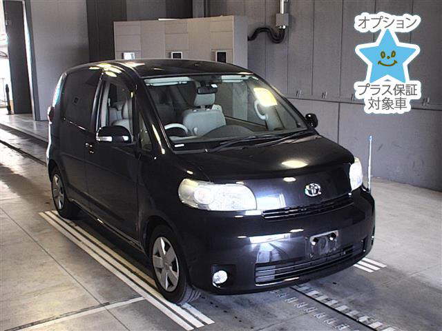 Toyota Porte 2012
