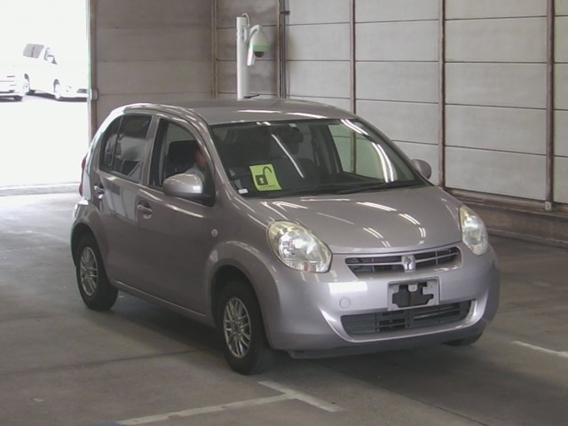 Toyota Passo 2012