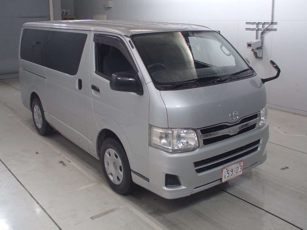 Toyota Regiusace Van 2011