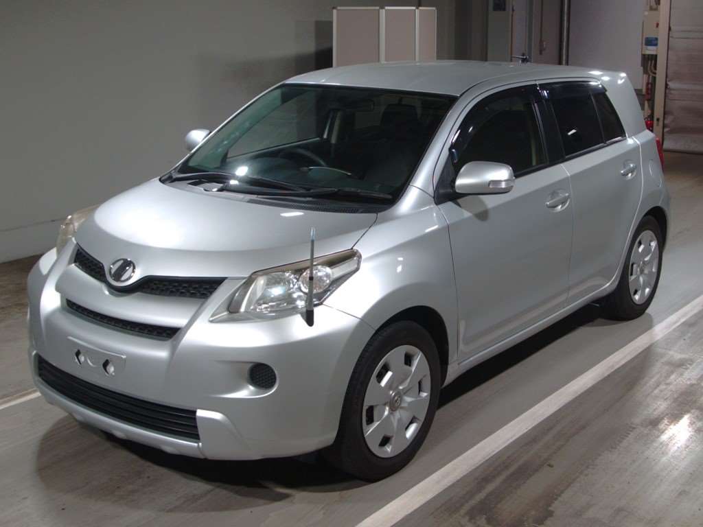 Toyota IST 2013