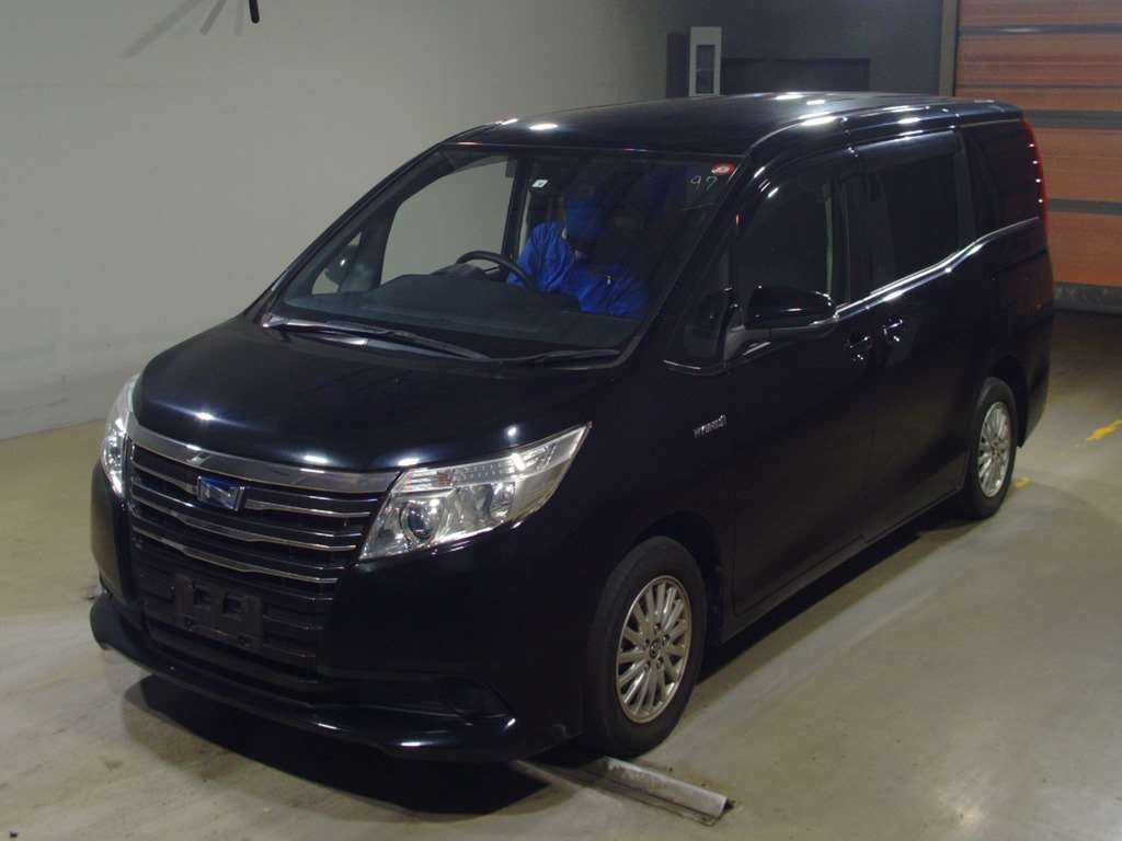 Toyota Noah 2014