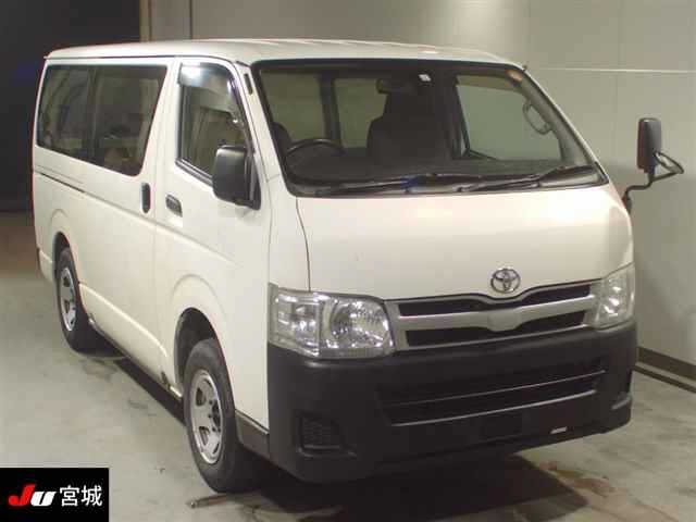 Toyota Hiace Van 2011