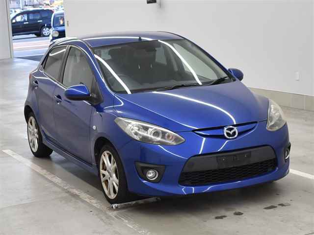 Mazda demio 2010