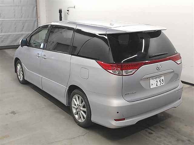 Toyota estima 2010