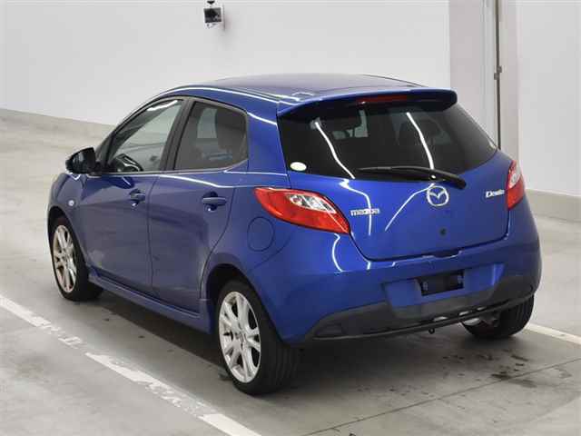 Mazda demio 2010