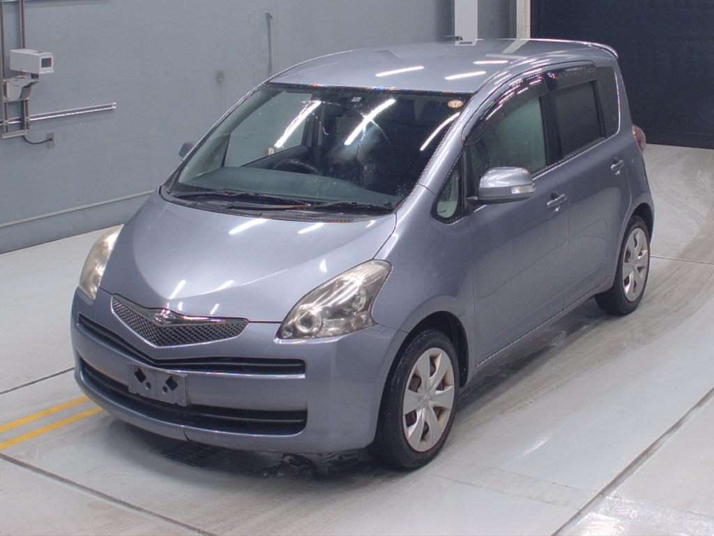 Toyota Ractis 2010