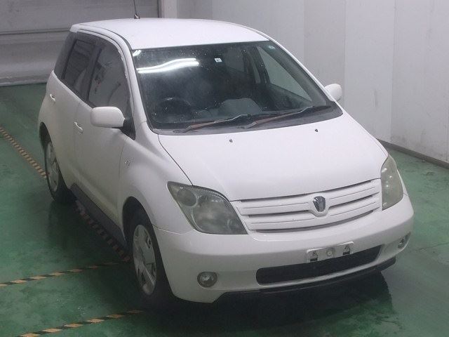 Toyota IST 2005