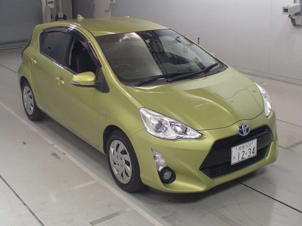 Toyota Aqua 2015