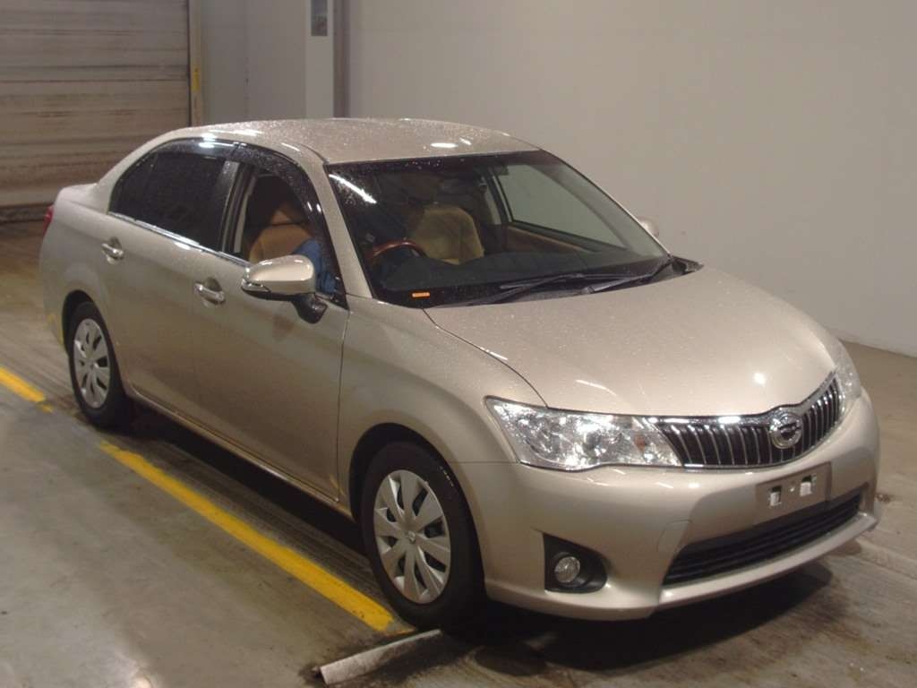 Toyota Corolla Axio 2012