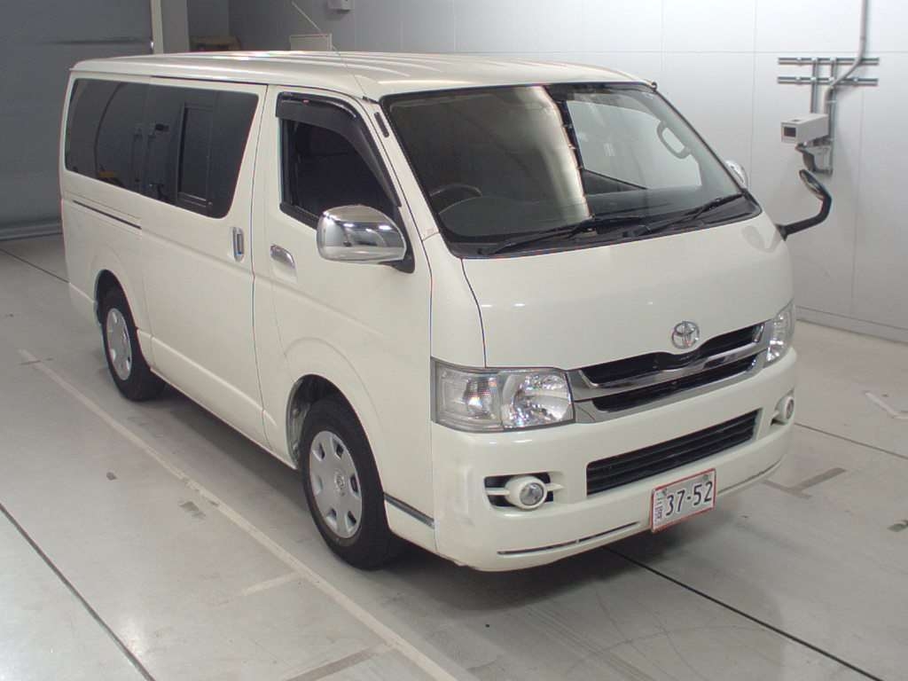 Toyota Hiace Van 2009