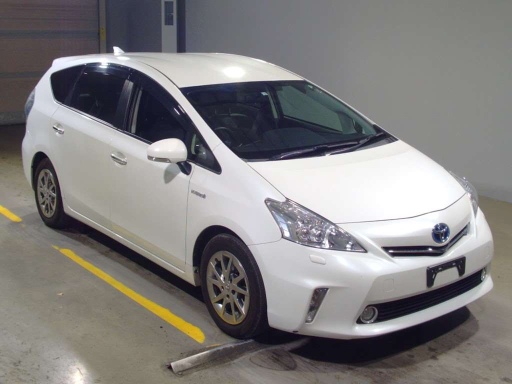 Toyota PRIUS ALPHA 2014