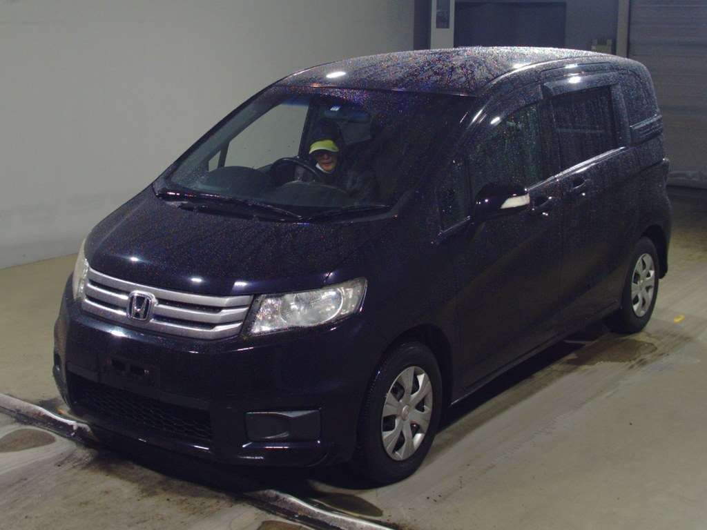 Honda Freed Spike 2011