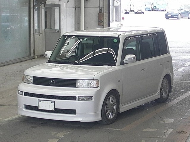 Toyota bB 2005