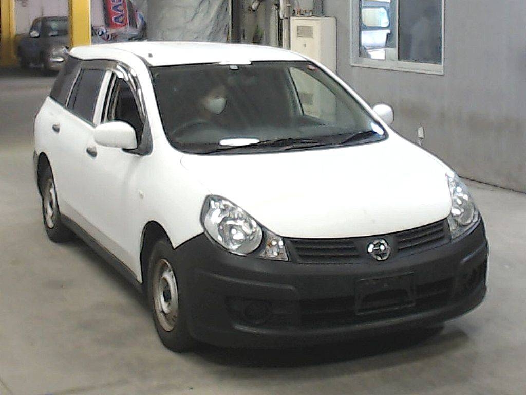 Nissan wingroad ad van