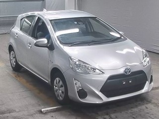 Toyota Aqua Hybrid 2017