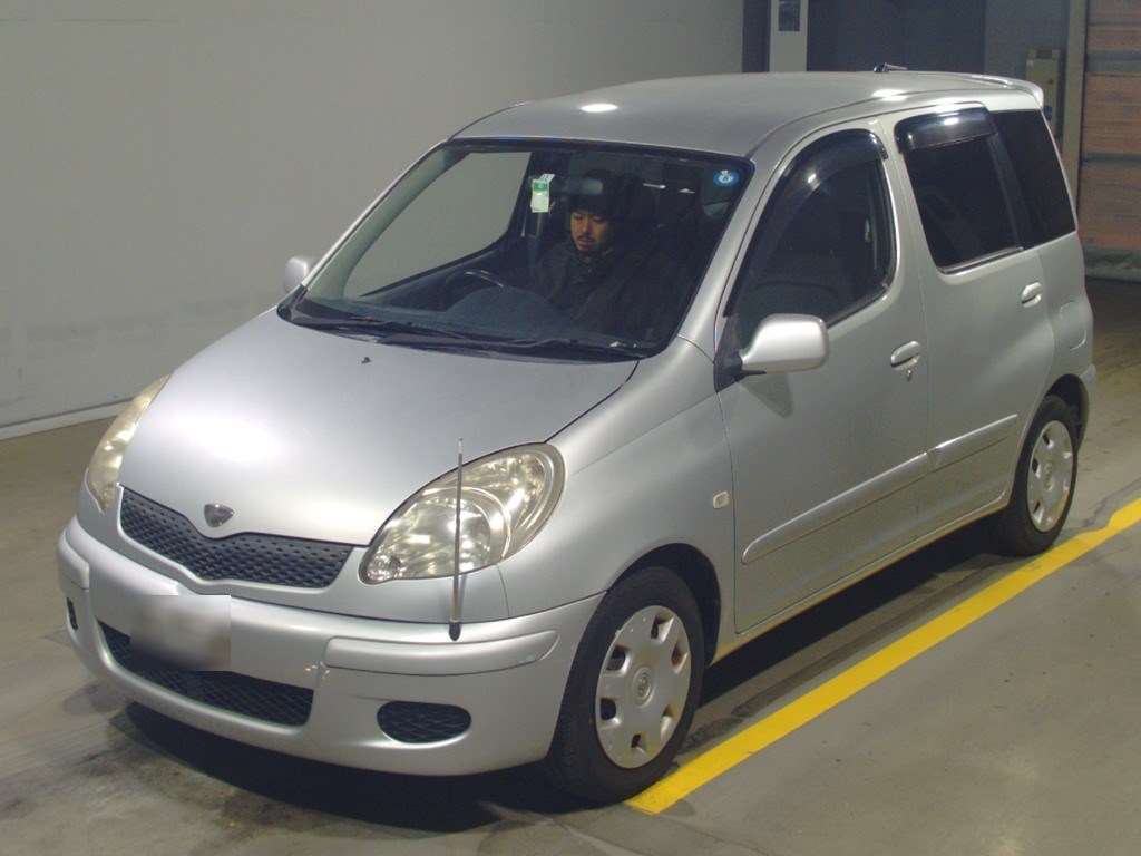 Toyota Fun Cargo 2004
