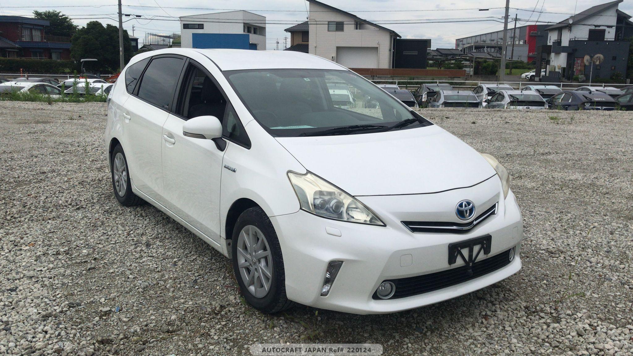 Toyota PRIUS ALPHA 2013