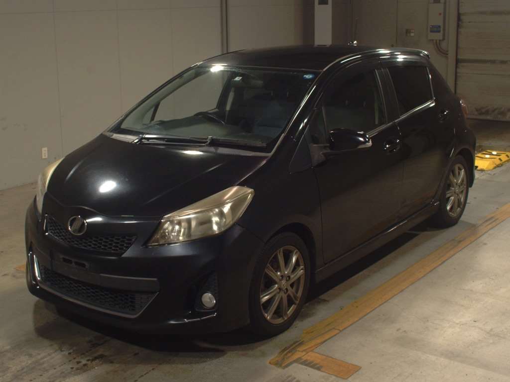 Toyota Vitz 2011