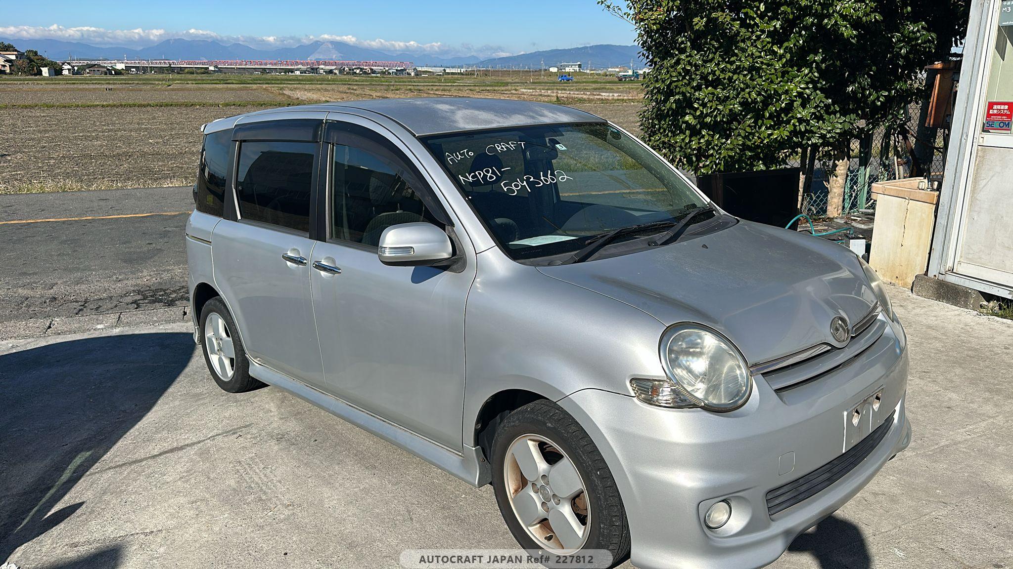 Toyota Sienta 2007