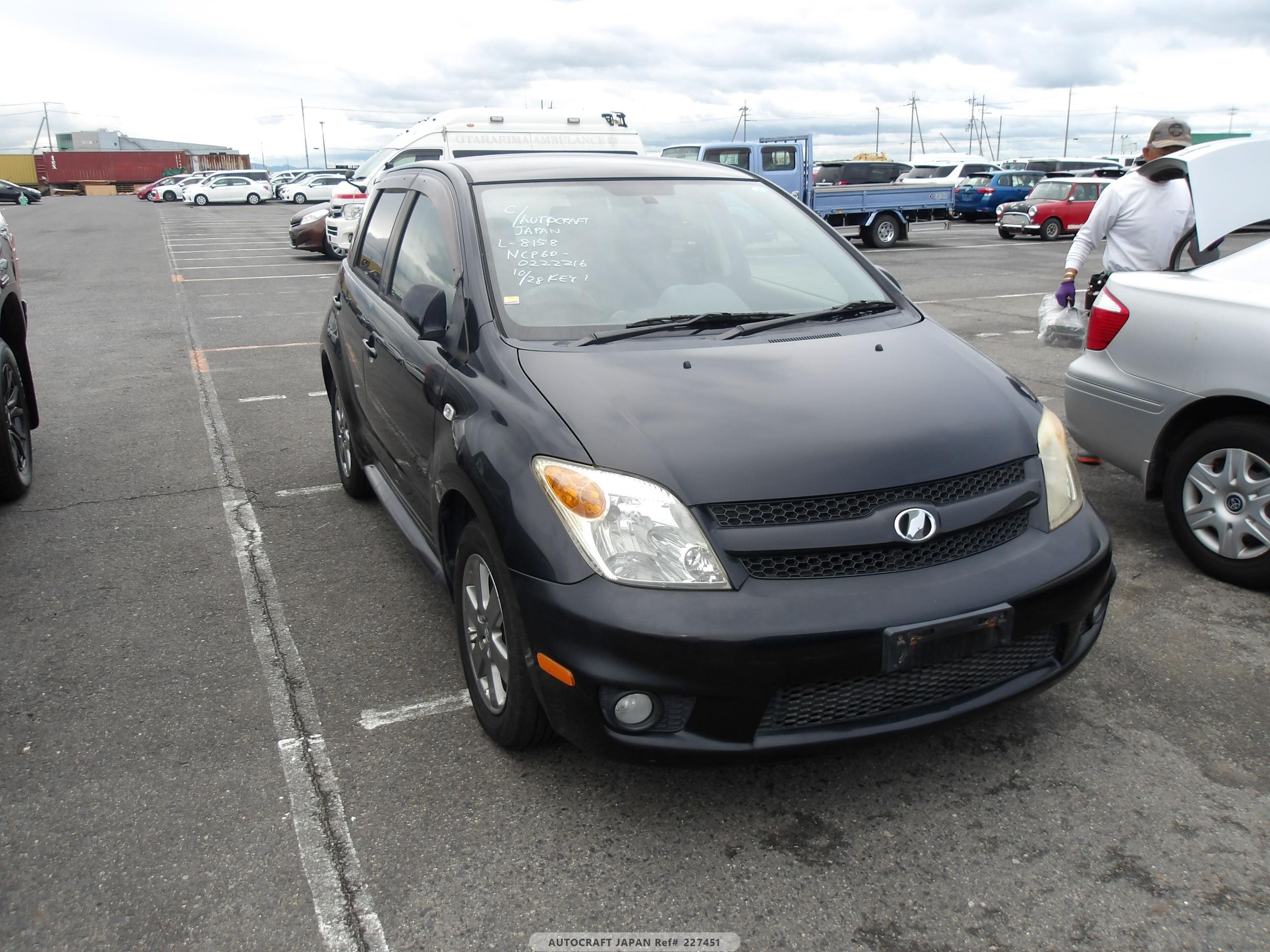 Toyota IST 2005