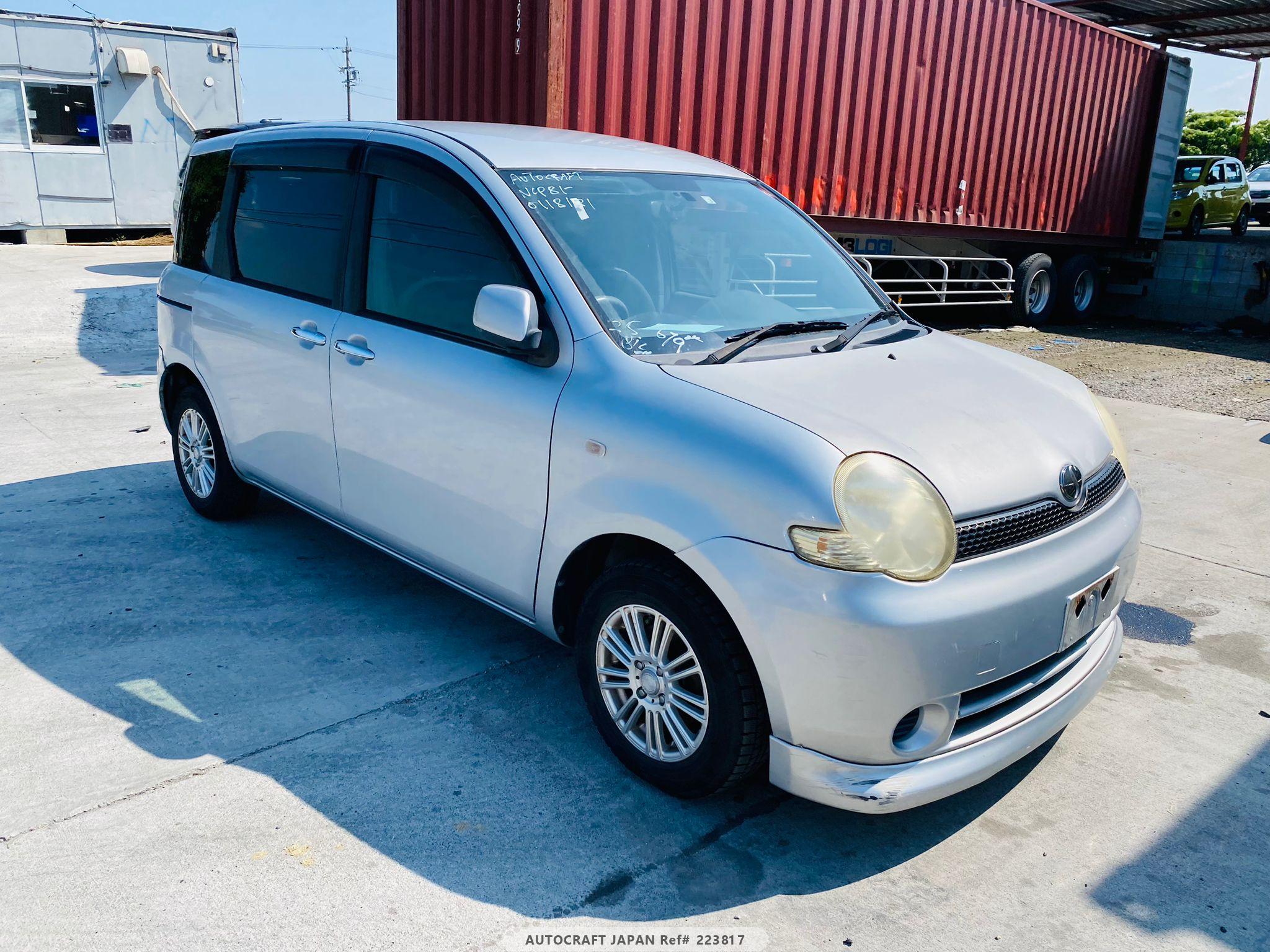 Toyota Sienta 2005