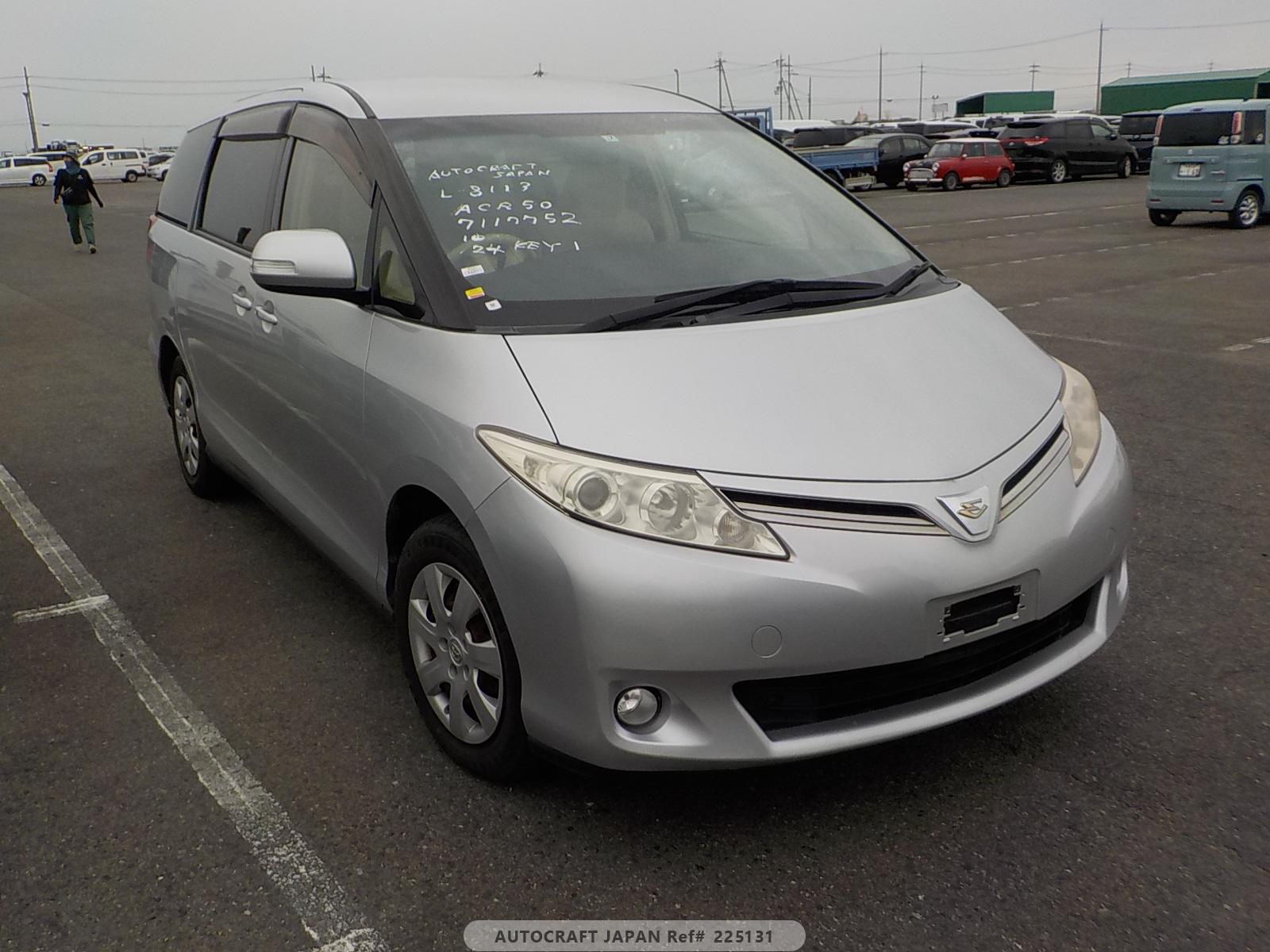 Toyota Estima 2013